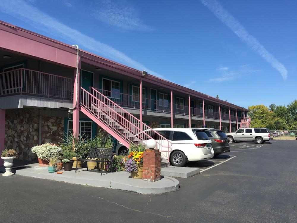 Beaverton Budget Inn by Capital O Portland photo 8