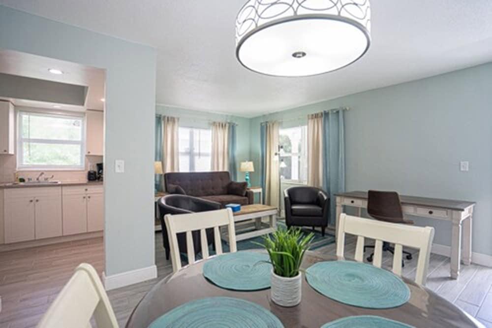 Carriage House Resort Motel photo 13
