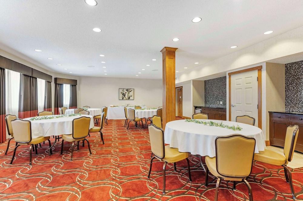 Best Western Plus Dutch Haus Inn and Suites photo 47