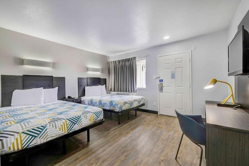 Motel 6 Denton, TX - UNT photo 32