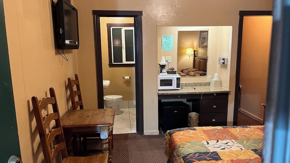 Jumping Frog Motel photo 4