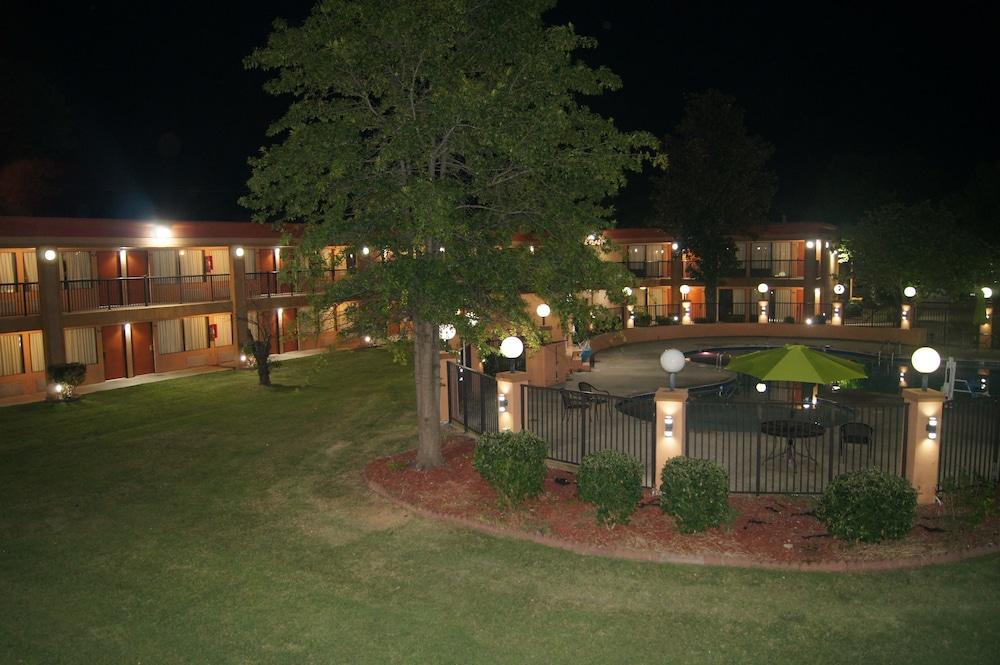 Royal Inn photo 86
