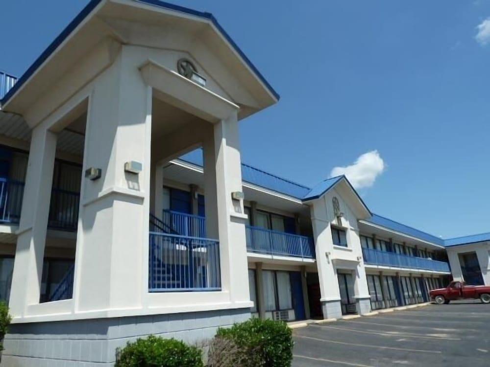 Americas Best Value Inn Hillsboro photo 14
