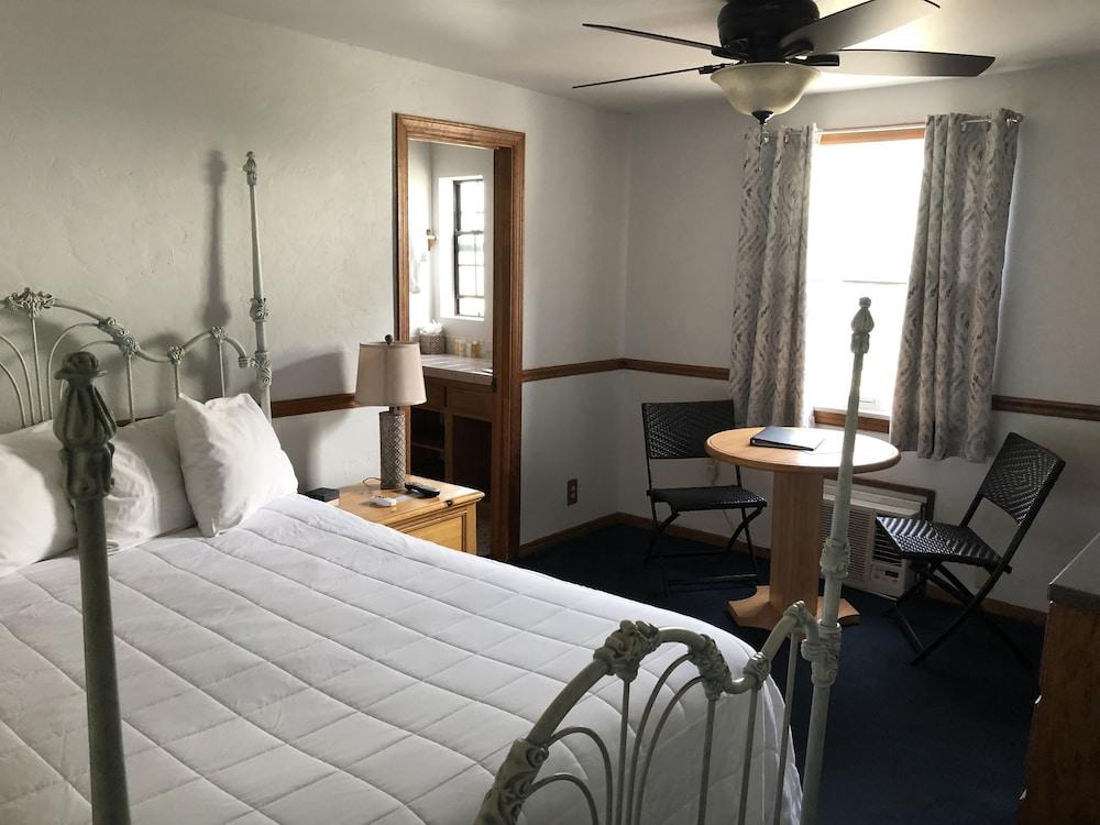 Seacrest Inn photo 58