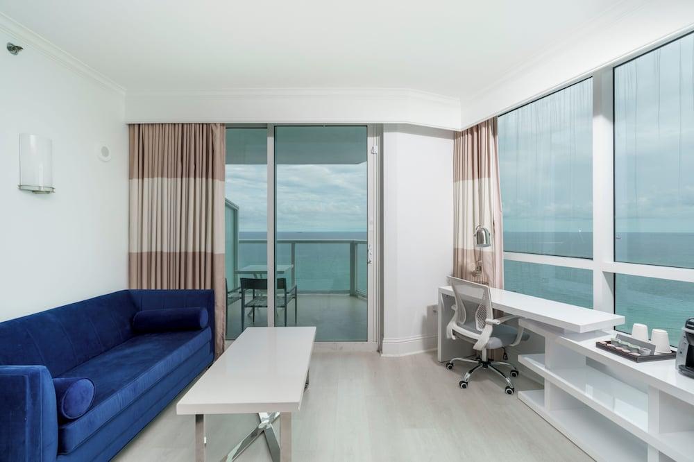 Residences at Fontainebleau Miami photo 12
