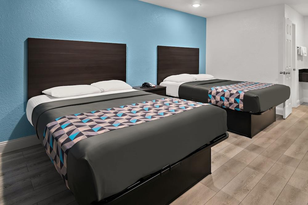 Rodeway Inn Palestine photo 3