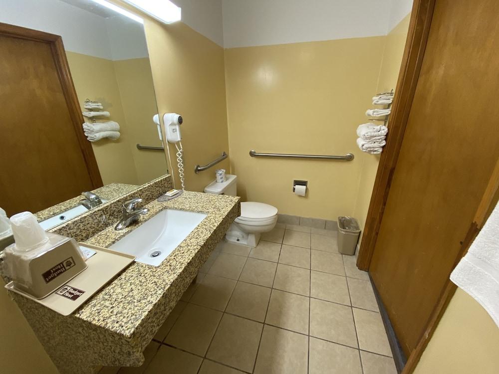 Rodeway Inn photo 29