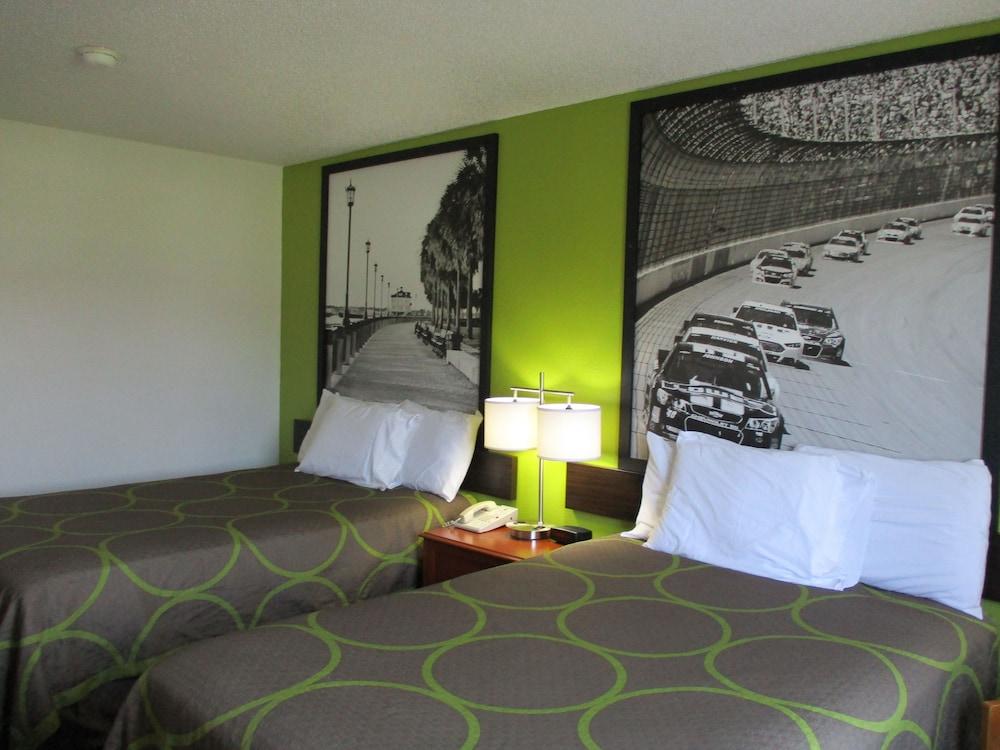 Super 8 by Wyndham Franklin photo 9