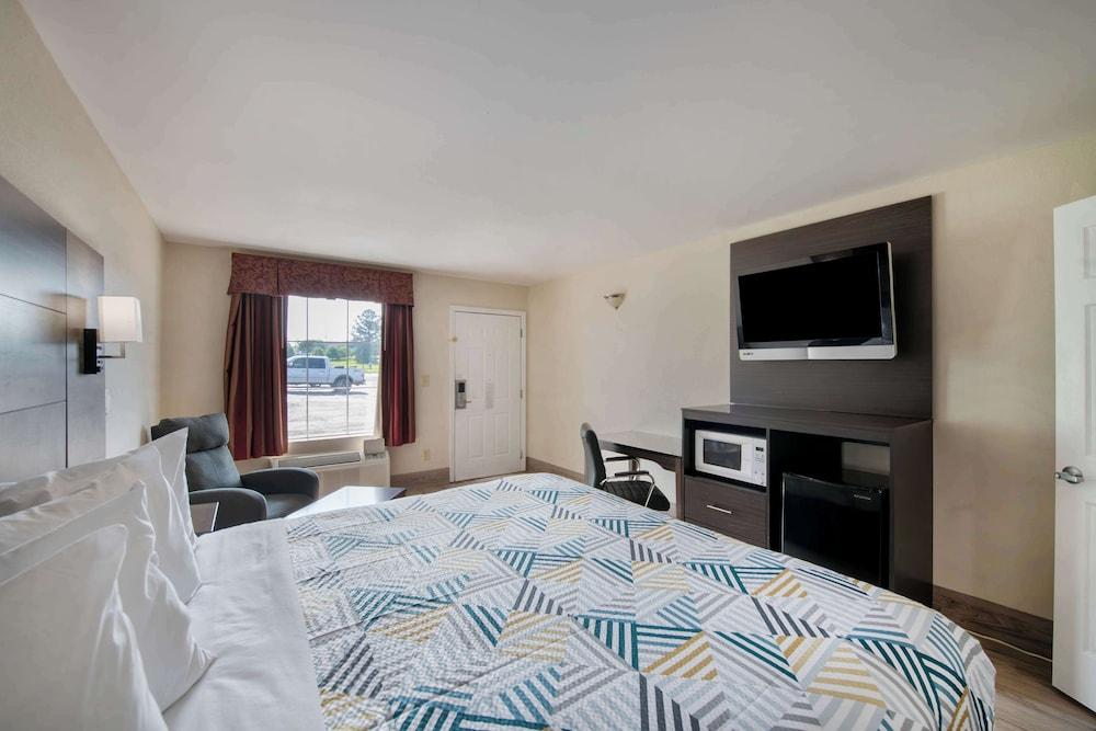 Motel 6  Macon, GA – I-475 photo 4