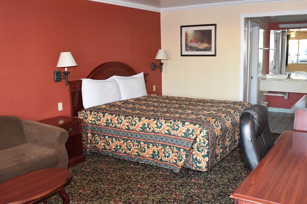 Dynasty Suites Santa Fe Springs photo 2