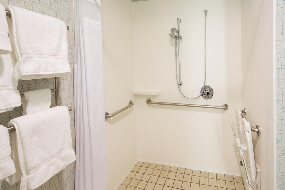 Holiday Inn Express & Suites Pahrump by IHG photo 10