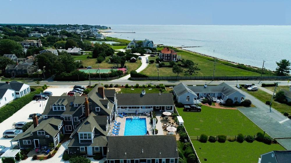 Beach Breeze Inn photo 52