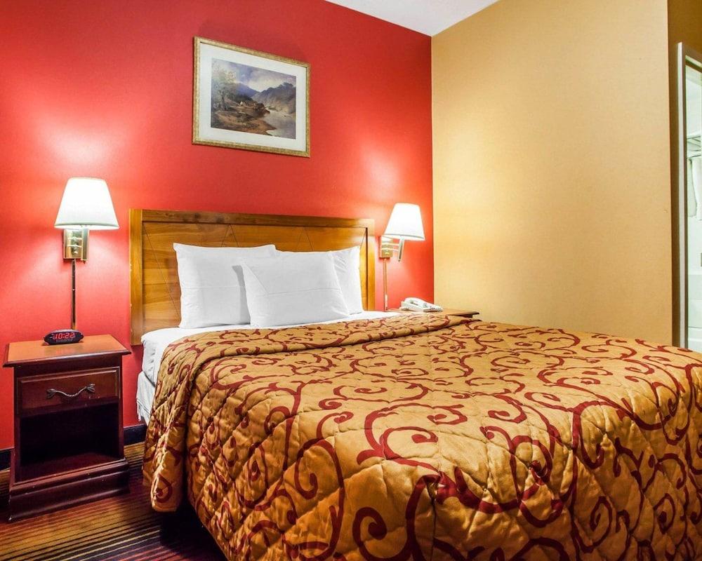 Rodeway Inn Jersey City North photo 8
