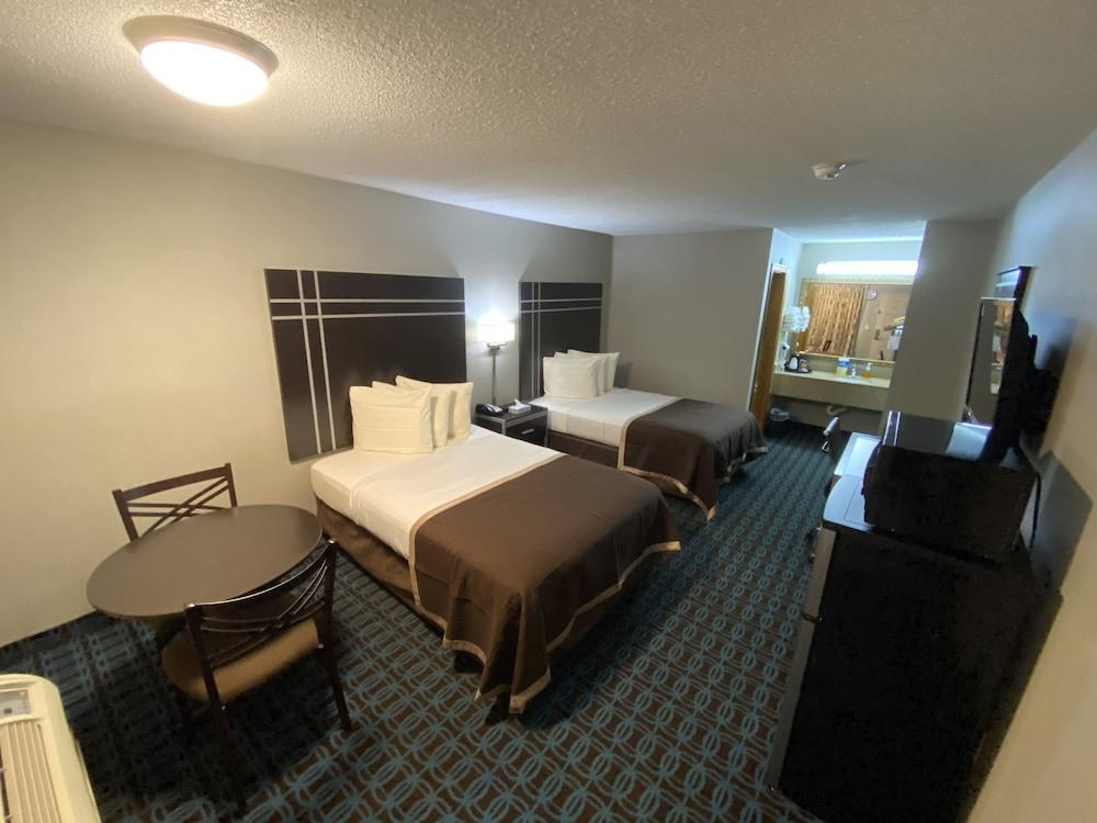 Deluxe Inn Fayetteville - I-95 Exit 49 photo 42