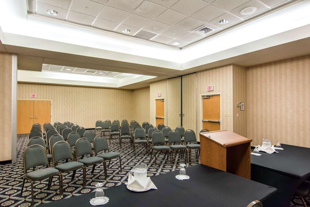 Sleep Inn Lake Wright - Norfolk Airport photo 40
