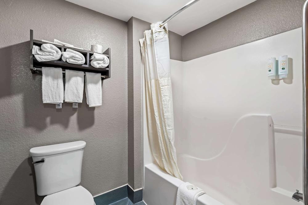 Quality Inn & Suites Biloxi - Ocean Springs photo 21