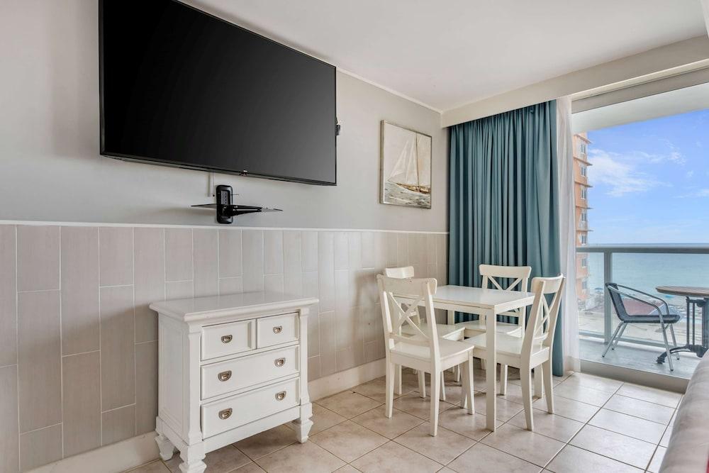 Ramada Plaza by Wyndham Marco Polo Beach Resort photo 61