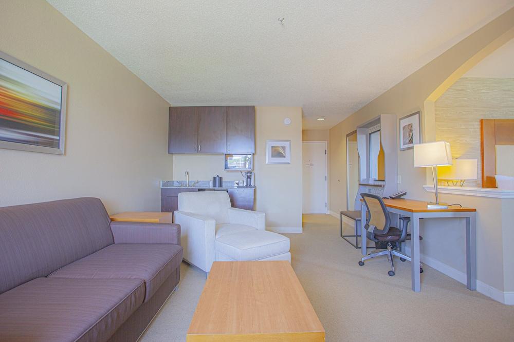 Holiday Inn & Suites Spring- The Woodlands Area by IHG photo 30