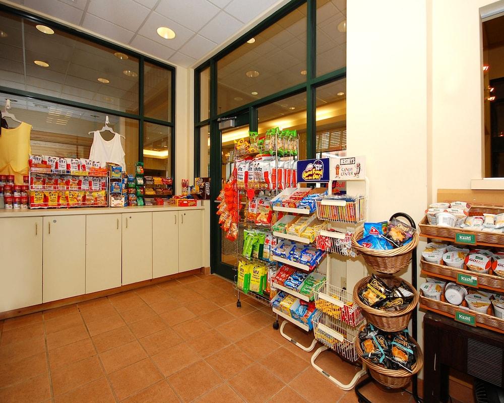 Quality Suites Lake Wright - Norfolk Airport photo 13