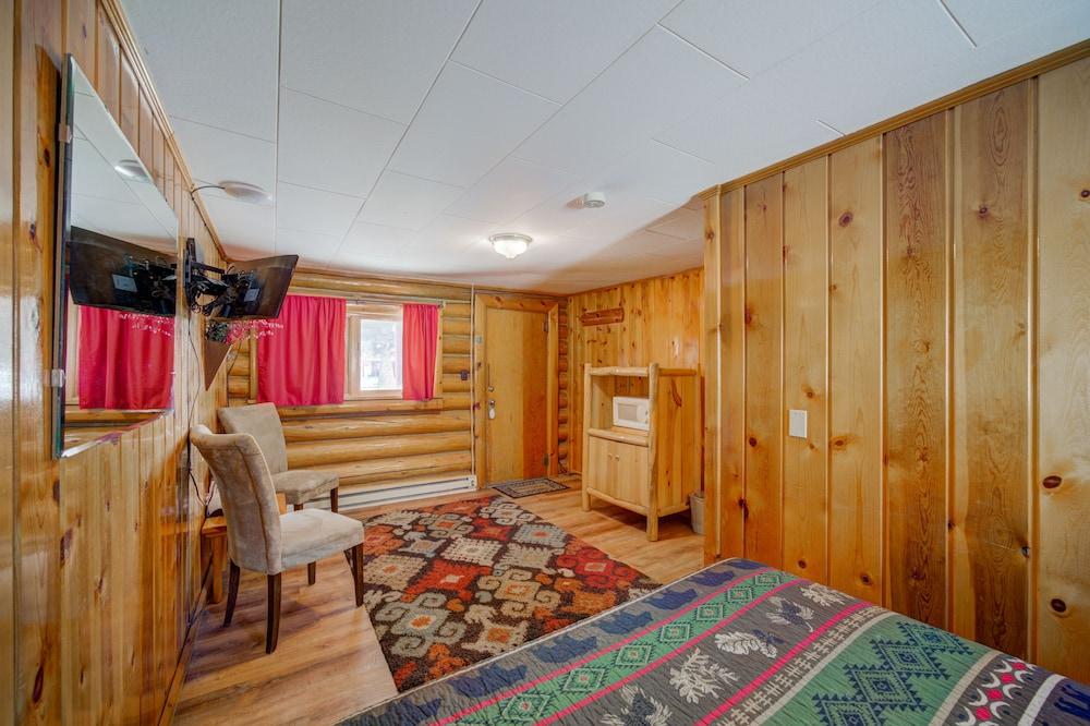 Sportsmans Lodge photo 23