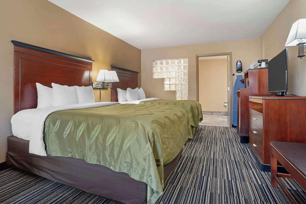 Quality Inn Brookhaven photo 49