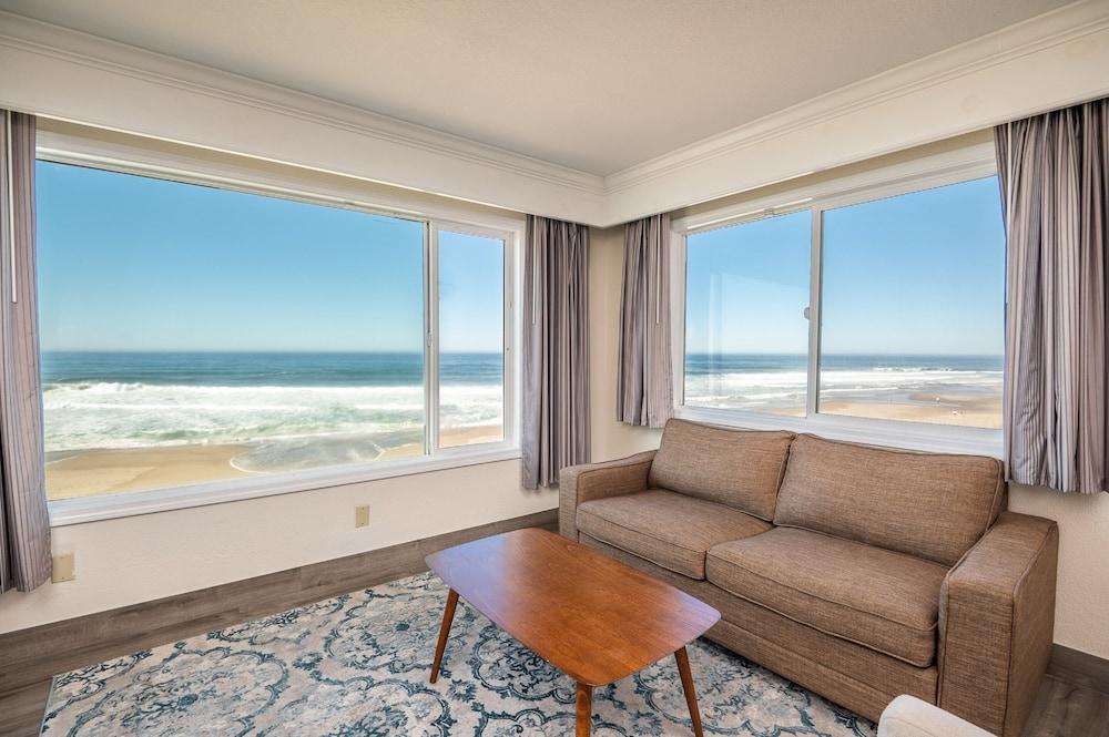 Sailor Jack's Oceanfront Inn photo 16