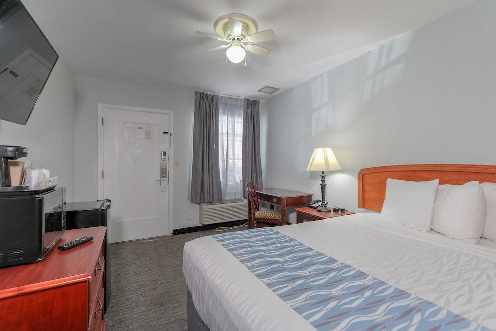 Belle Aire Motel photo 27