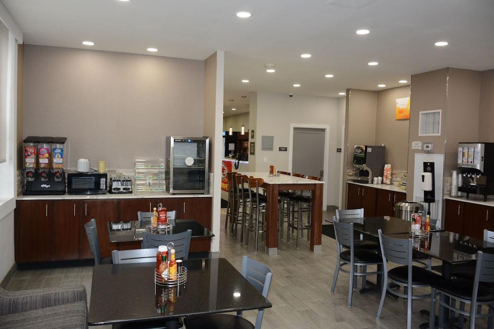Quality Inn & Suites Kansas City Downtown photo 37
