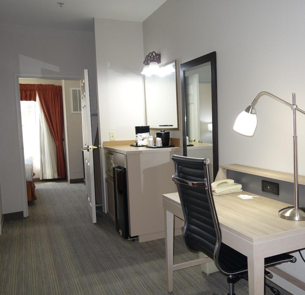 Country Inn & Suites by Radisson, Round Rock, TX photo 13