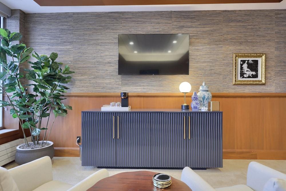 The Executive Suites and Venue photo 28