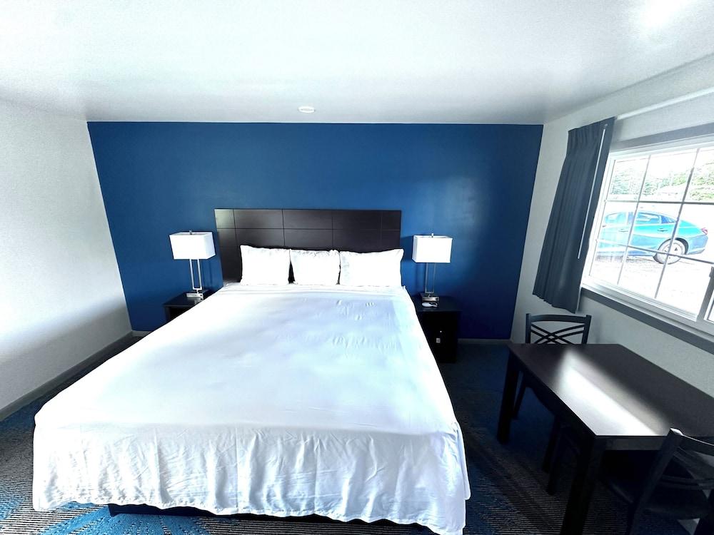 Budget Host Inn Manistique photo 21