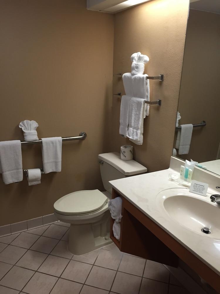 Comfort Suites South Park photo 20