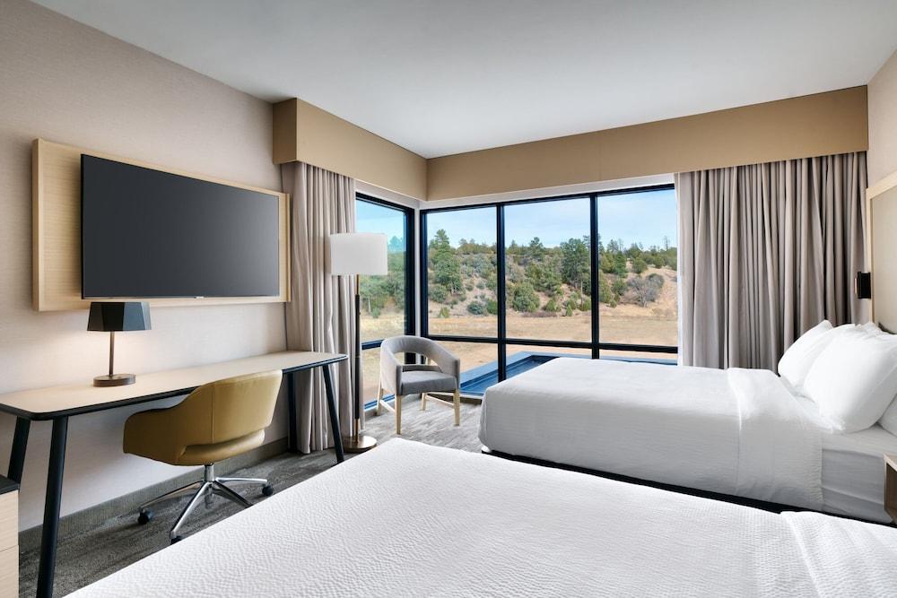 Fairfield Inn & Suites by Marriott Show Low photo 11