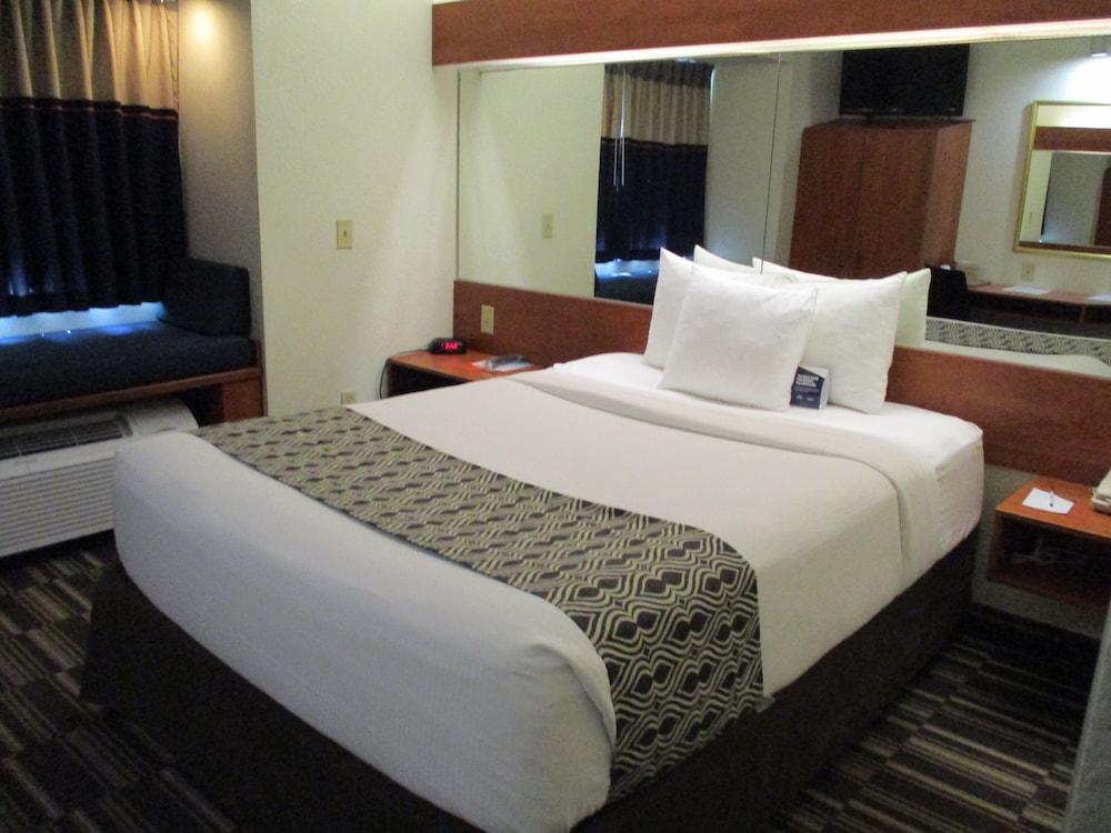 Microtel Inn & Suites by Wyndham Inver Grove Heights/Minneap photo 3