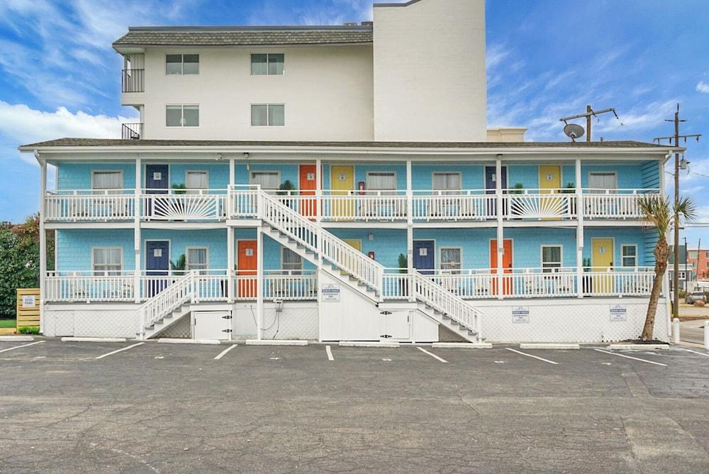 Boardwalk Inn photo 90