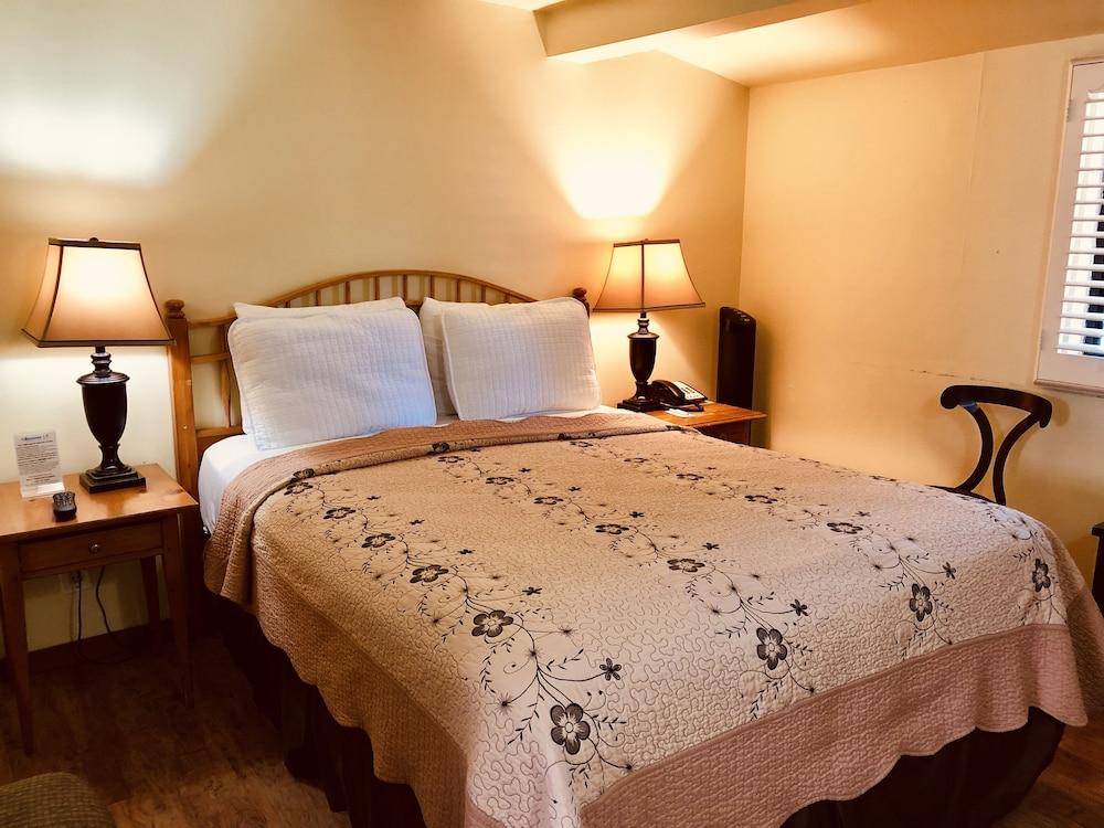 Carmel Resort Inn photo 57