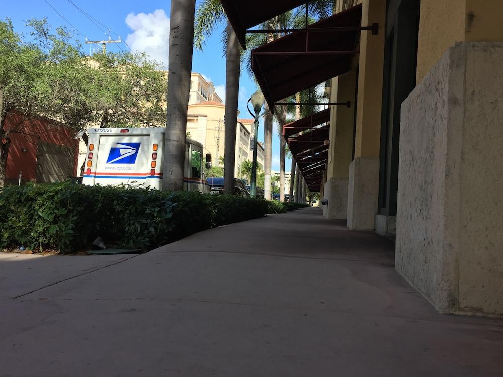 LYX Suites at Merrick Park in Coral Gables photo 28