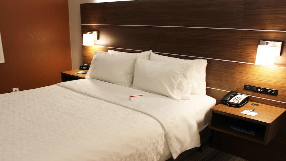 Holiday Inn Express Winfield by IHG photo 18