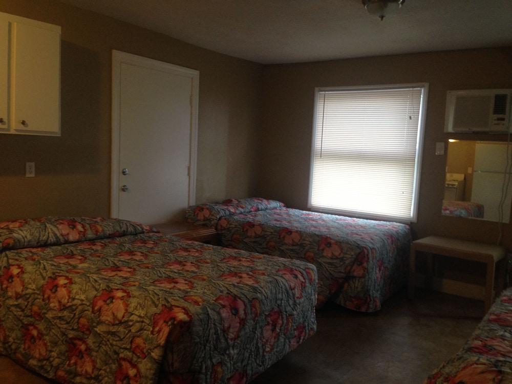 Oasis Motel photo 2