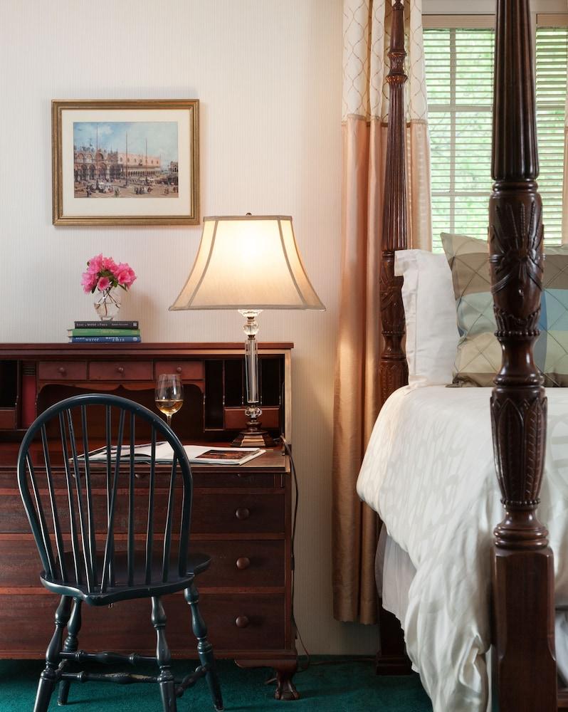 1906 Pine Crest Inn photo 34