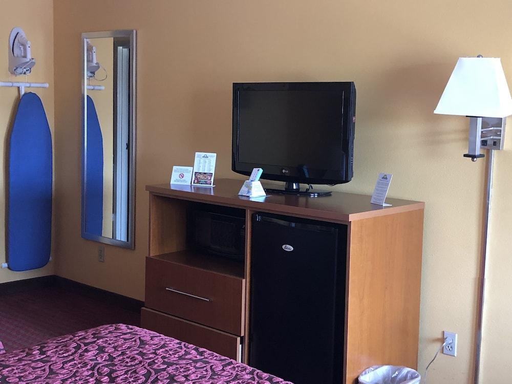 Days Inn by Wyndham Franklin photo 6