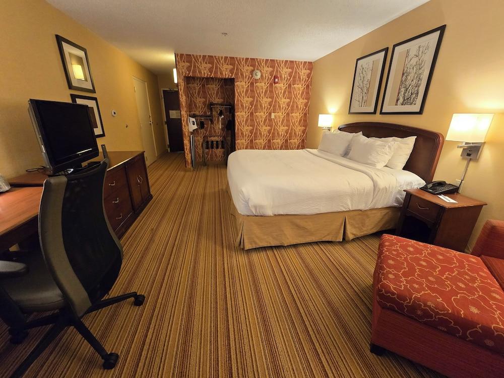 Country Inn & Suites by Radisson, Convention Center photo 7