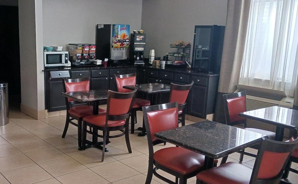 Red Roof Inn & Suites Jackson - Richland photo 14