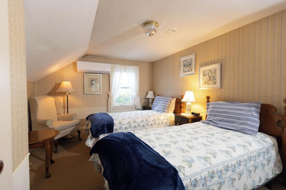 Blue Bear Inn photo 24