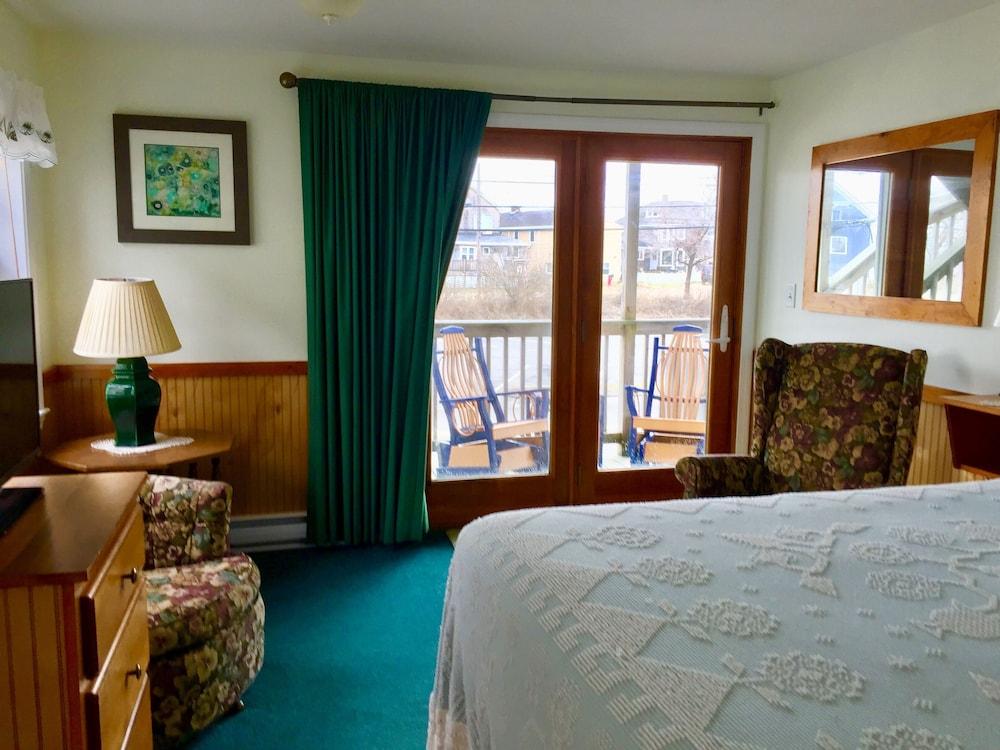 Moody's Motel & Cottages photo 58