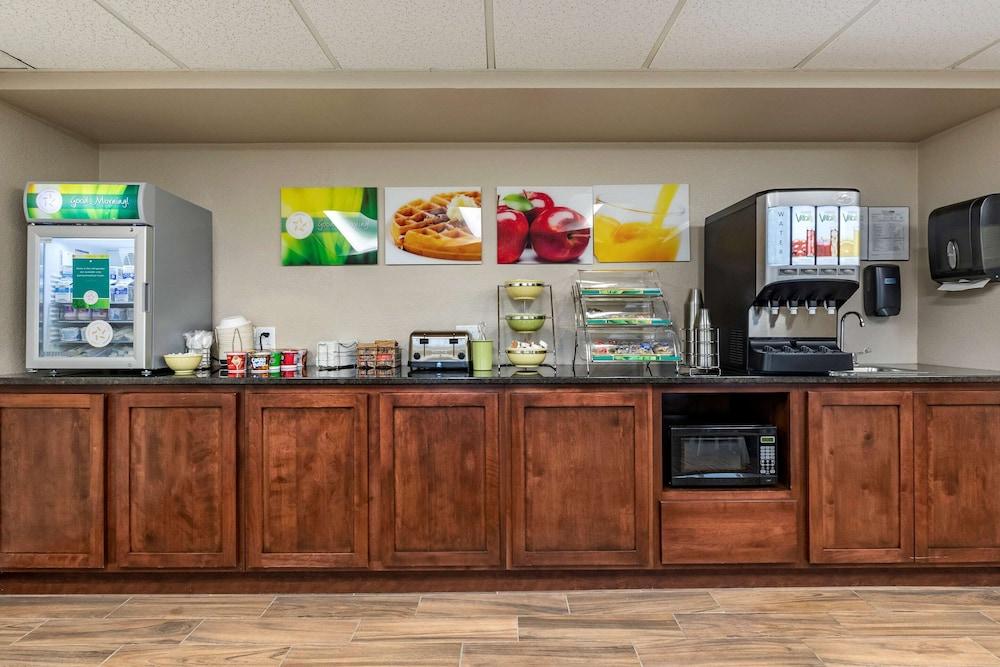 Quality Inn Creston photo 31