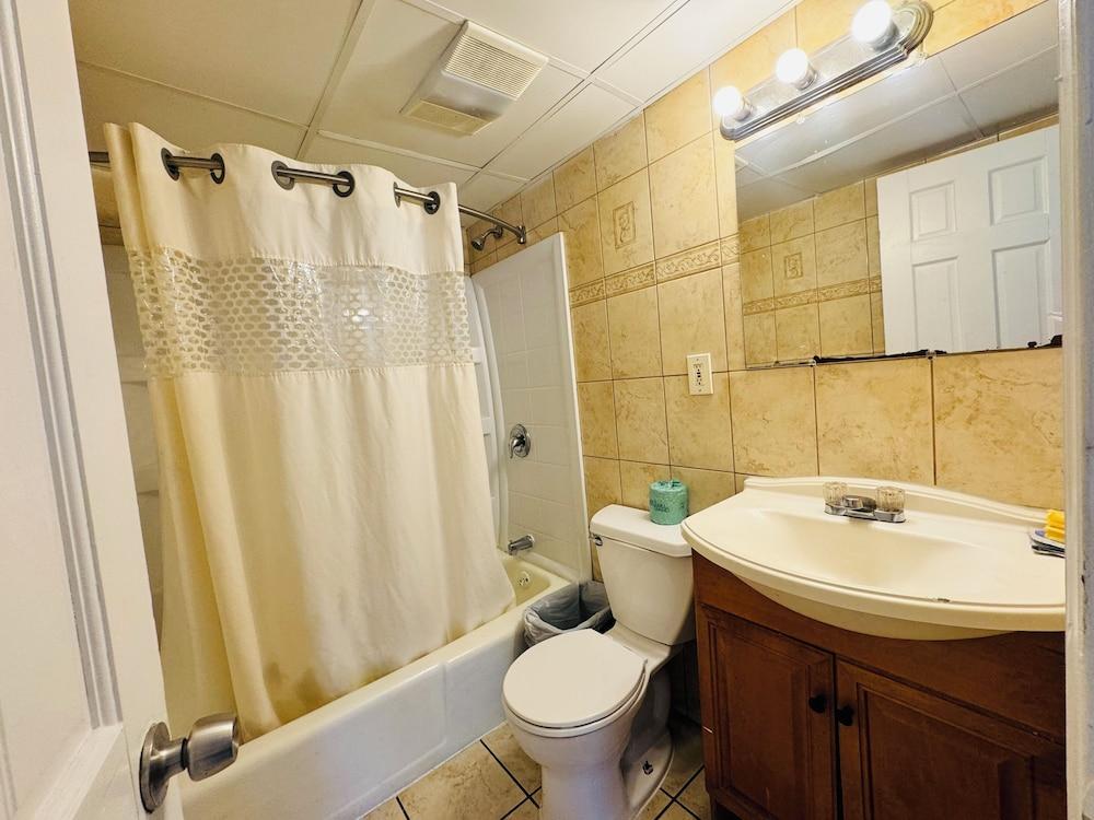 Skyview Manor Motel photo 27