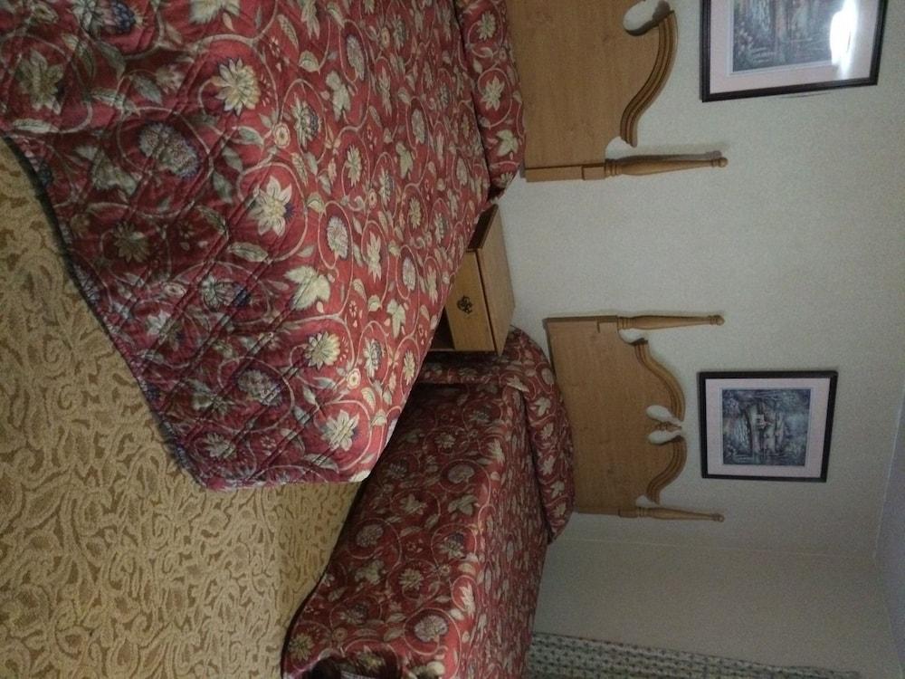 Budget Inn photo 4