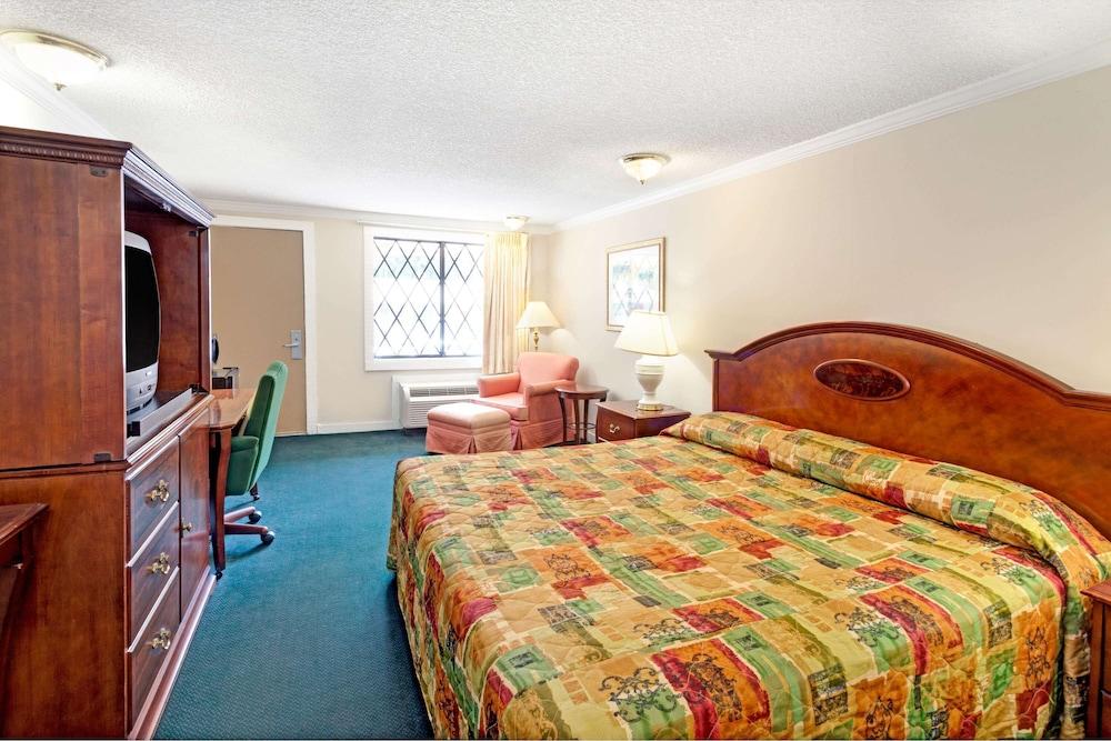 Knights Inn Austell photo 5