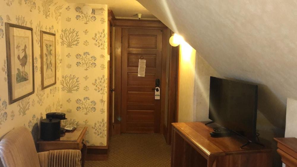 Pacific Grove Inn photo 23